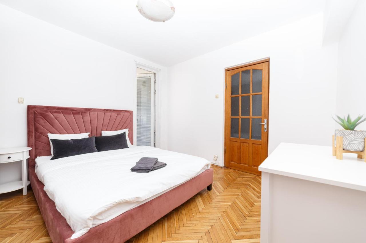 Color Ap Calea Victoriei 12C Apartment บูคาเรสต์ ภายนอก รูปภาพ