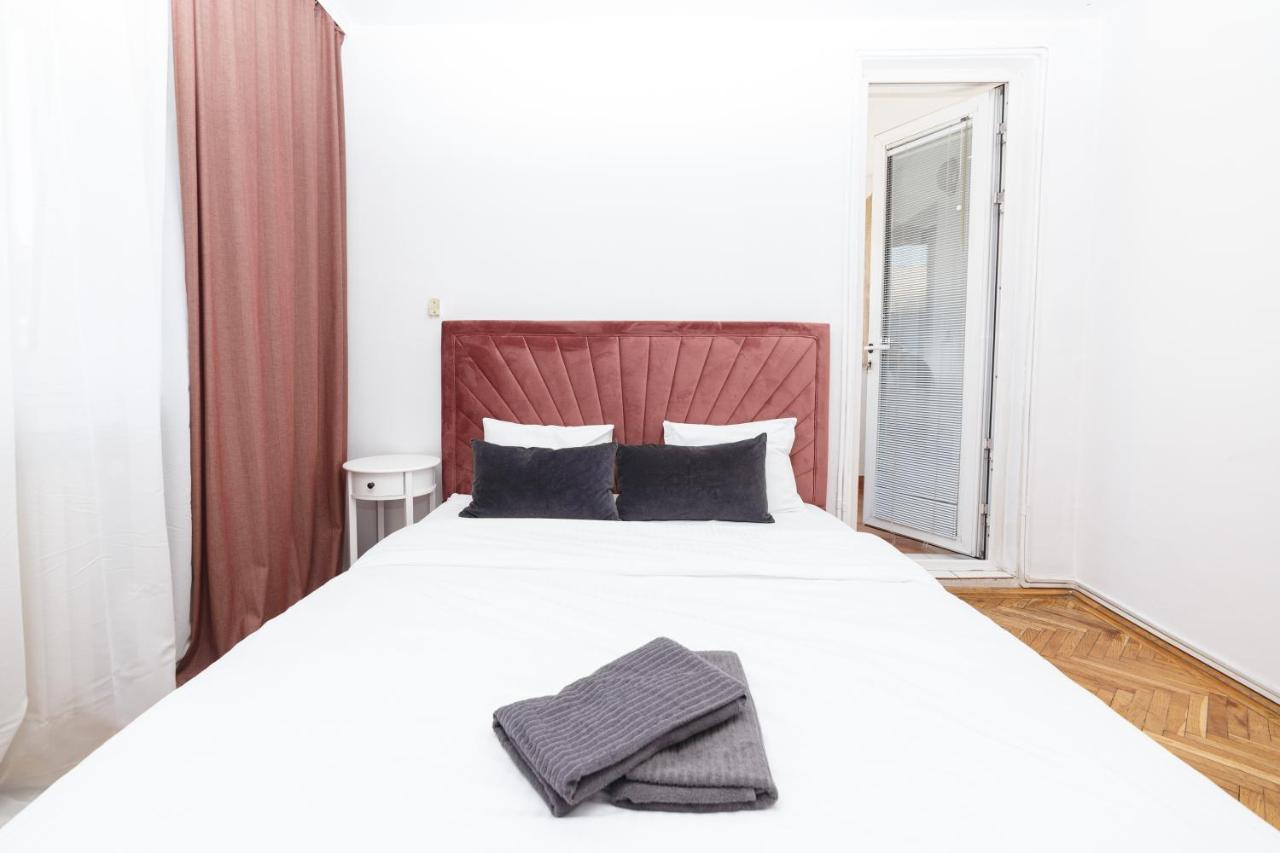 Color Ap Calea Victoriei 12C Apartment บูคาเรสต์ ภายนอก รูปภาพ
