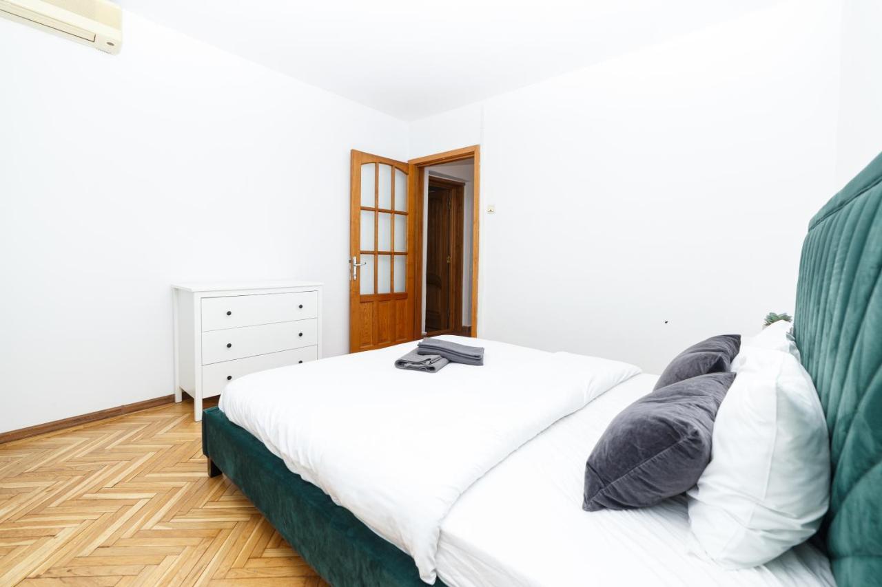 Color Ap Calea Victoriei 12C Apartment บูคาเรสต์ ภายนอก รูปภาพ