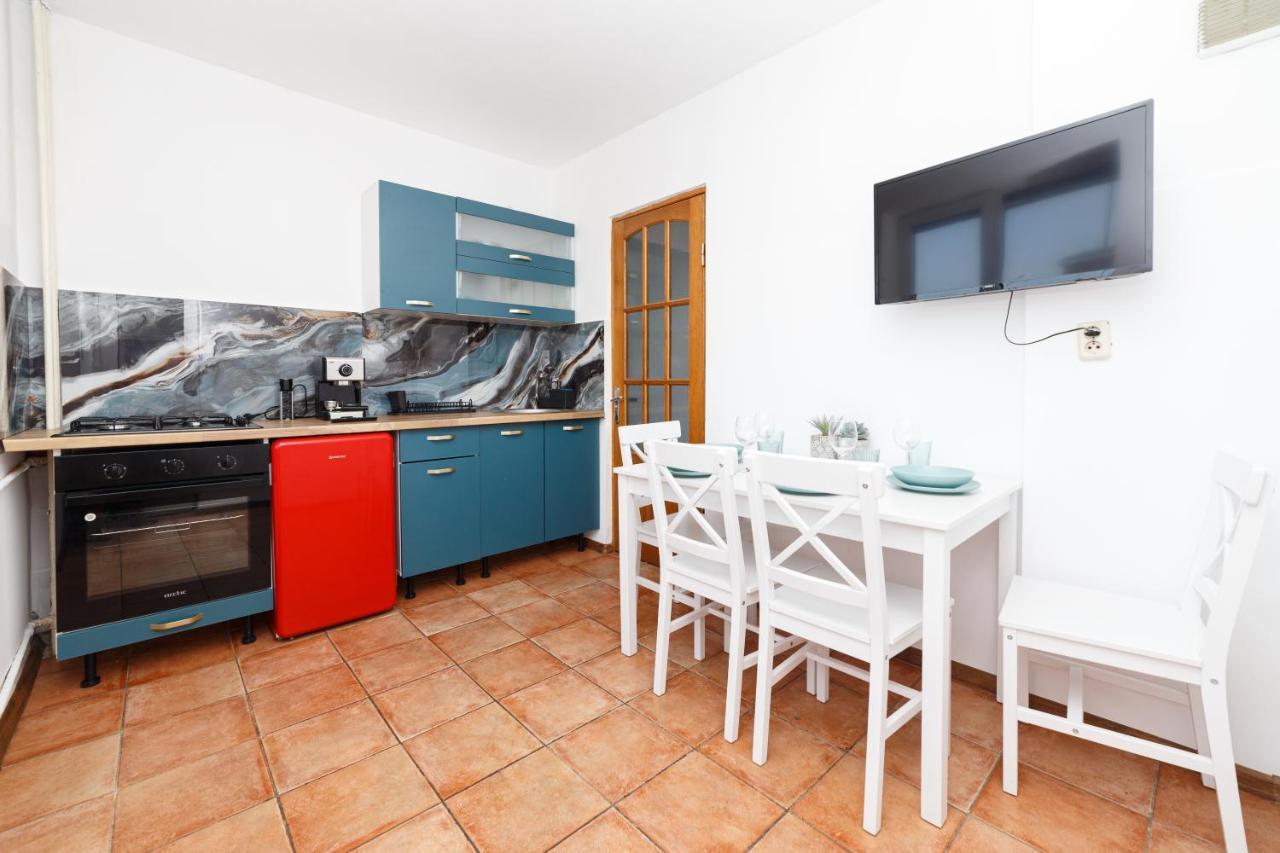 Color Ap Calea Victoriei 12C Apartment บูคาเรสต์ ภายนอก รูปภาพ