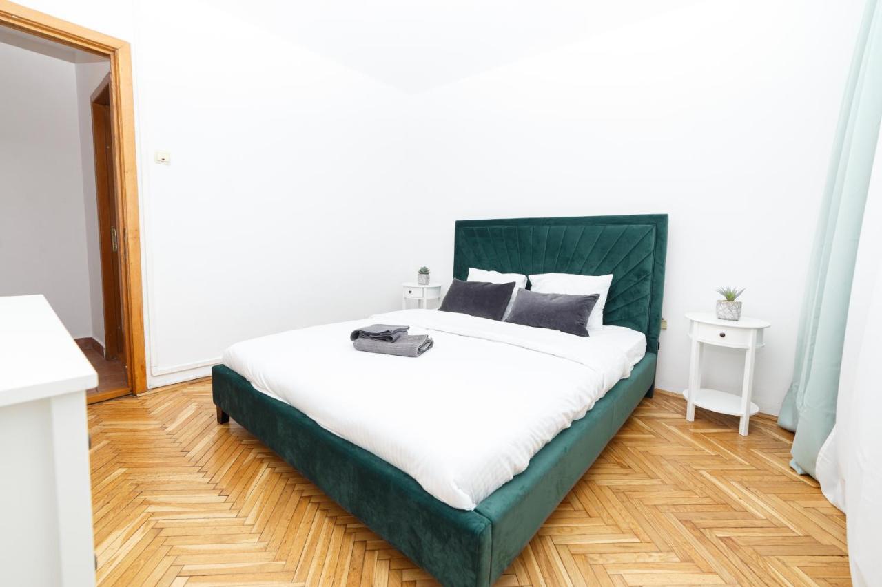 Color Ap Calea Victoriei 12C Apartment บูคาเรสต์ ภายนอก รูปภาพ