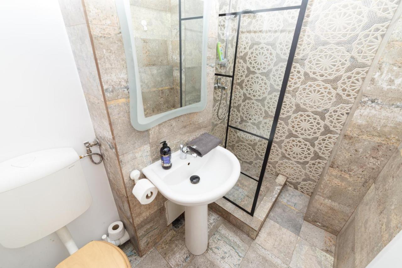 Color Ap Calea Victoriei 12C Apartment บูคาเรสต์ ภายนอก รูปภาพ
